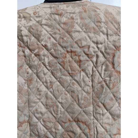 Due per Due Quilted Open Front Jacket in Muted Floral - Picture 7 of 9